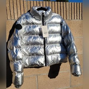 Fabletics Arden Puffer Jacket silver shine/black medium/8 NWT